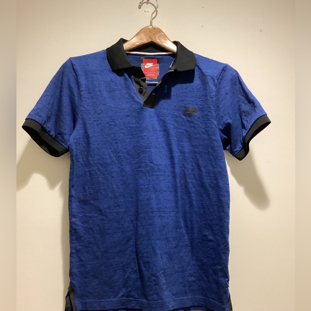 Nike Mens Short Sleeved Tee- Size:Medium